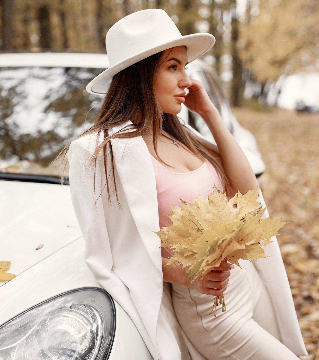 Feminine woman in the city